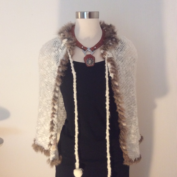 Hand Knit Cape with Authentic Rabbit Fur Trim - Picture 3 of 6